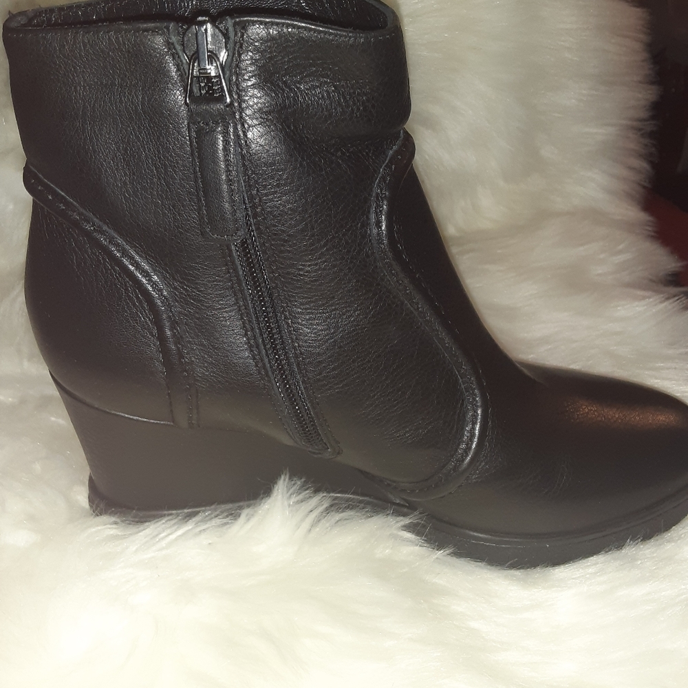 Aquatalia Waterproof Women Boots - Picture 5 of 6